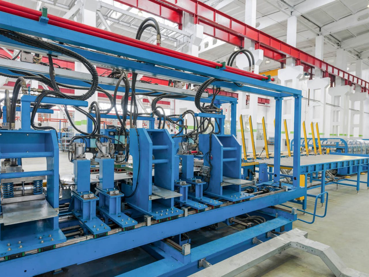 machine-manufacture-metallic-parts-refrigerator-plastics-machinery